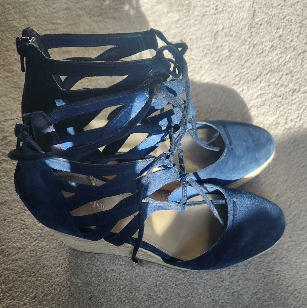 Limelight laced blue wedges.